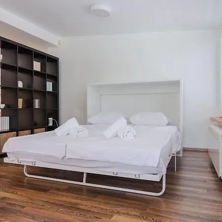 Spacious And Modern Apt, 6 Guests, Station, Self Check-in Апартамент София