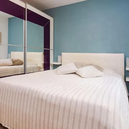 Spacious And Modern Apt, 6 Guests, Station, Self Check-in * София